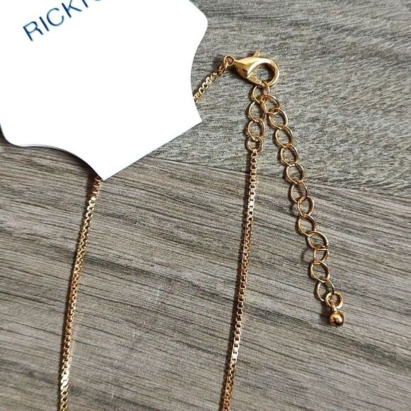 Ricki's New With Tag Gold Monogram Letter V Necklace - Picture 6 of 7